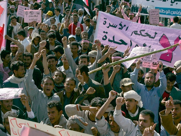 توافد مجموعات شبابية على صنعاء لتنظيم مظاهرات احتجاجية